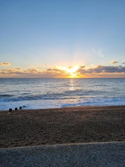 Rock House Deal Kent, Central Eclectic Boho Seaside Villa Екстериор снимка